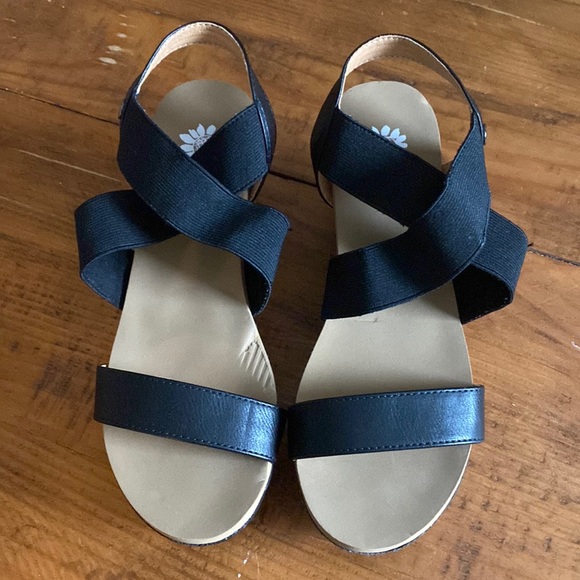 Yellow Box Shoes Yellowbox Black Sandals Poshmark